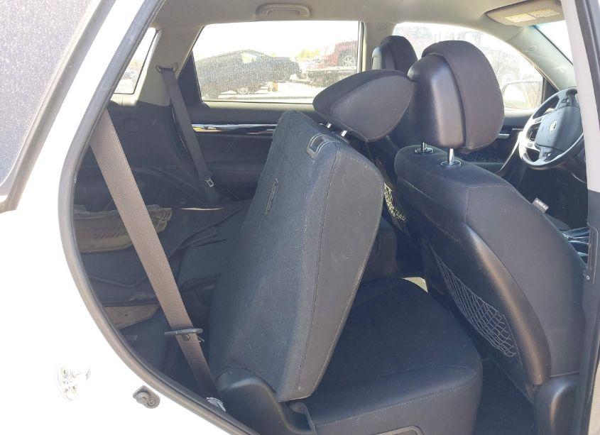 Photo 8 of 2015 Kia Sorento LX V6 (VIN 5XYKT4A77FG620575)