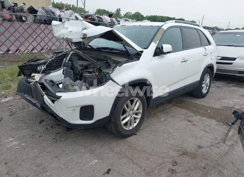 Photo 2 of 2014 Kia Sorento LX V6 (VIN 5XYKT4A78EG480843)