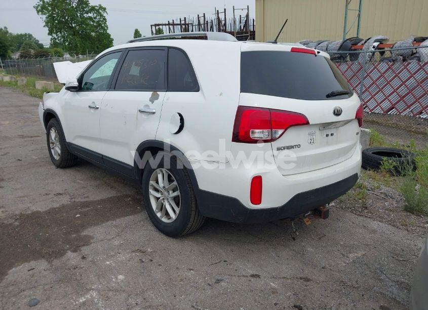 Photo 3 of 2014 Kia Sorento LX V6 (VIN 5XYKT4A78EG480843)