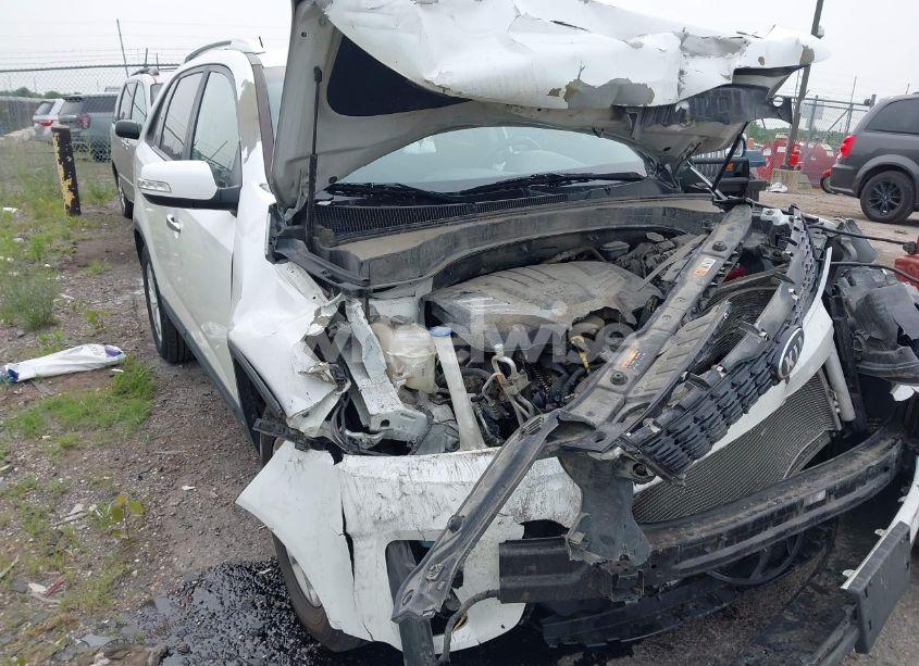 Photo 6 of 2014 Kia Sorento LX V6 (VIN 5XYKT4A78EG480843)