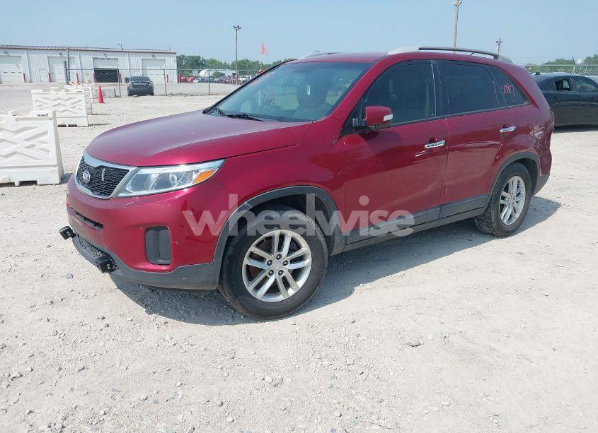 Photo 2 of 2015 Kia Sorento LX V6 (VIN 5XYKT4A78FG595718)