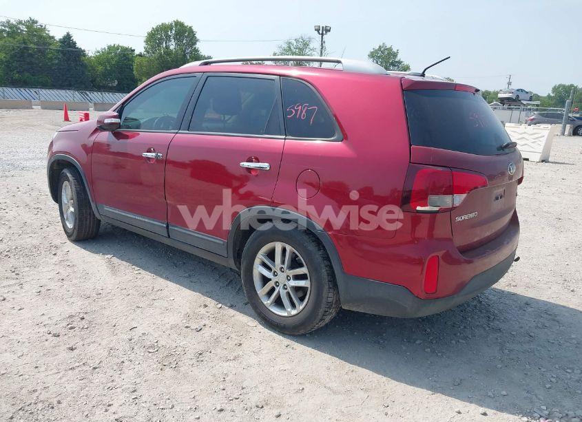 Photo 3 of 2015 Kia Sorento LX V6 (VIN 5XYKT4A78FG595718)