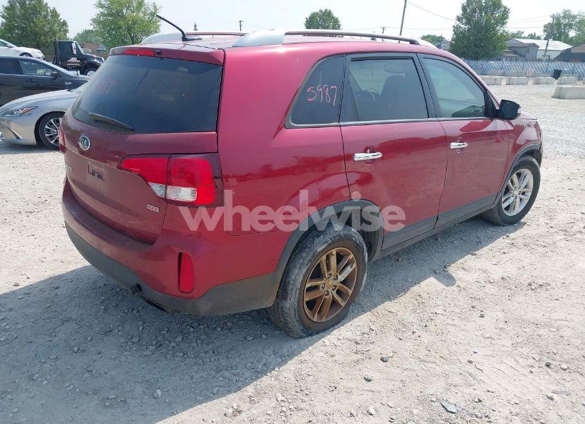 Photo 4 of 2015 Kia Sorento LX V6 (VIN 5XYKT4A78FG595718)