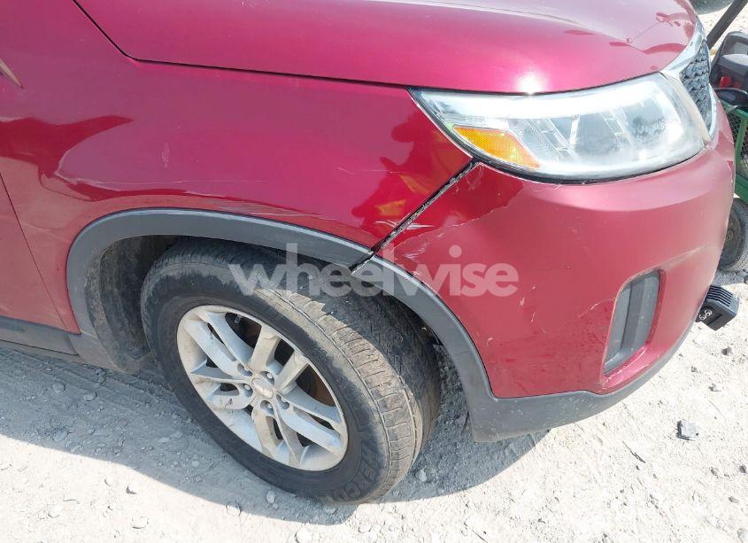 Photo 6 of 2015 Kia Sorento LX V6 (VIN 5XYKT4A78FG595718)