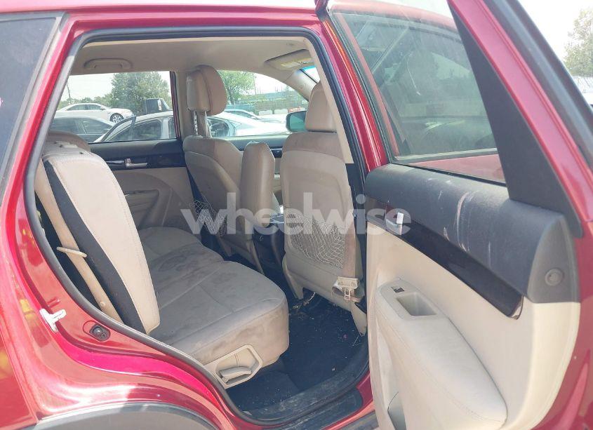 Photo 8 of 2015 Kia Sorento LX V6 (VIN 5XYKT4A78FG595718)