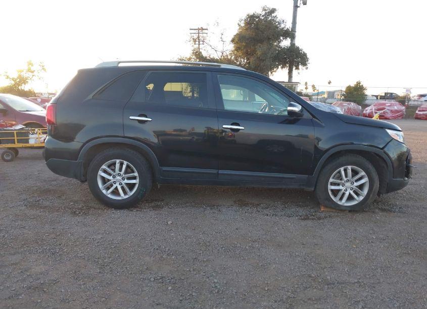 Photo 13 of 2015 Kia Sorento LX V6 (VIN 5XYKT4A78FG609729)