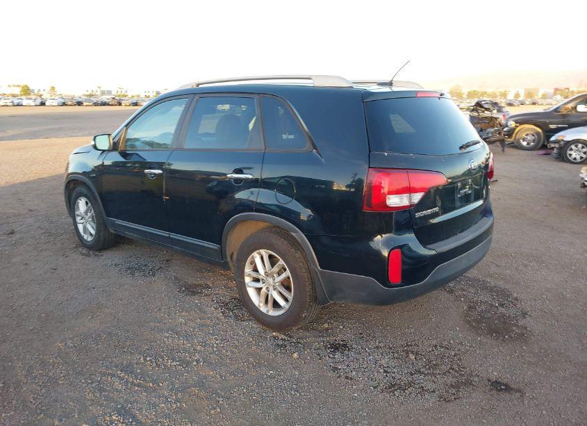 Photo 3 of 2015 Kia Sorento LX V6 (VIN 5XYKT4A78FG609729)