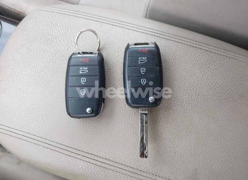 Photo 11 of 2014 Kia Sorento LX V6 (VIN 5XYKT4A7XEG460996)