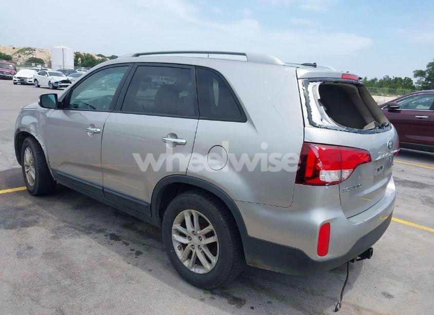 Photo 3 of 2014 Kia Sorento LX V6 (VIN 5XYKT4A7XEG460996)