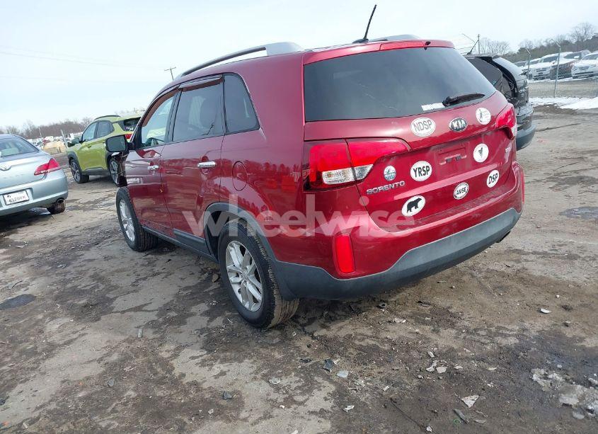 Photo 3 of 2014 Kia Sorento LX V6 (VIN 5XYKT4A7XEG482738)