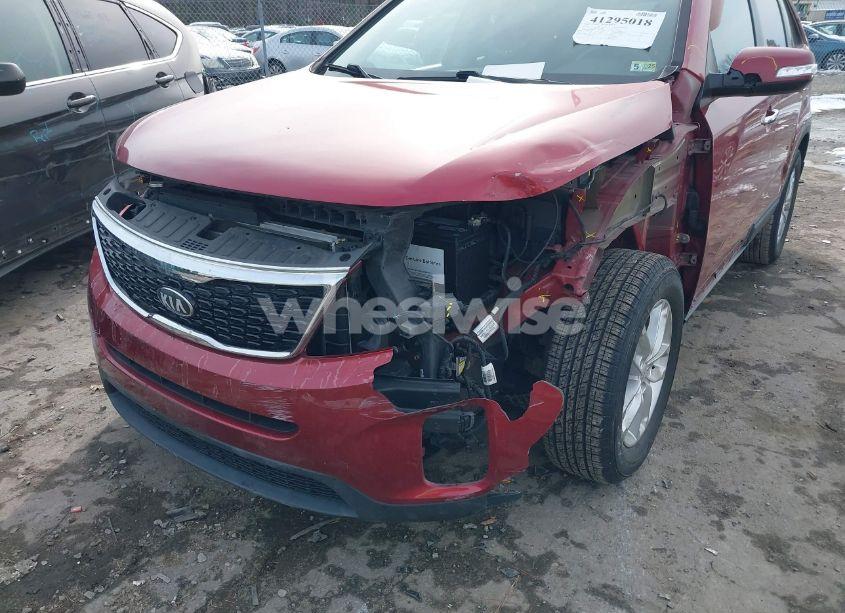 Photo 6 of 2014 Kia Sorento LX V6 (VIN 5XYKT4A7XEG482738)
