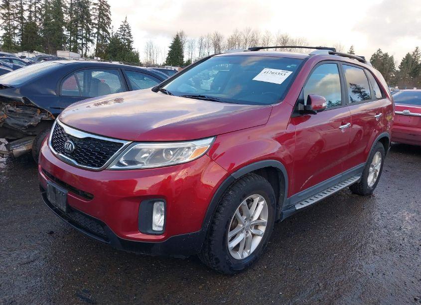 Photo 2 of 2014 Kia Sorento LX V6 (VIN 5XYKT4A7XEG482772)
