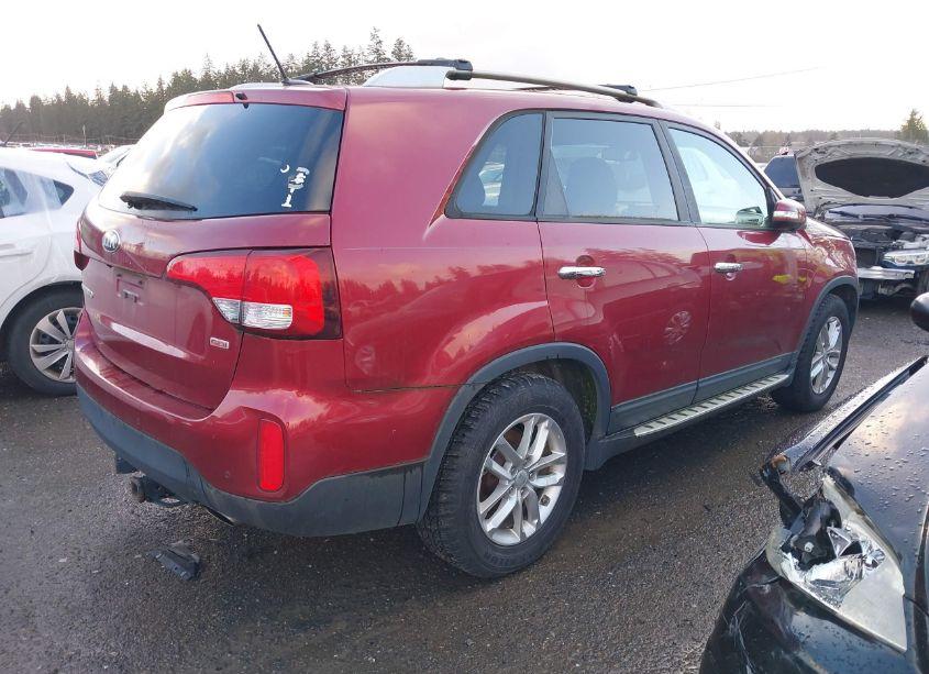 Photo 4 of 2014 Kia Sorento LX V6 (VIN 5XYKT4A7XEG482772)