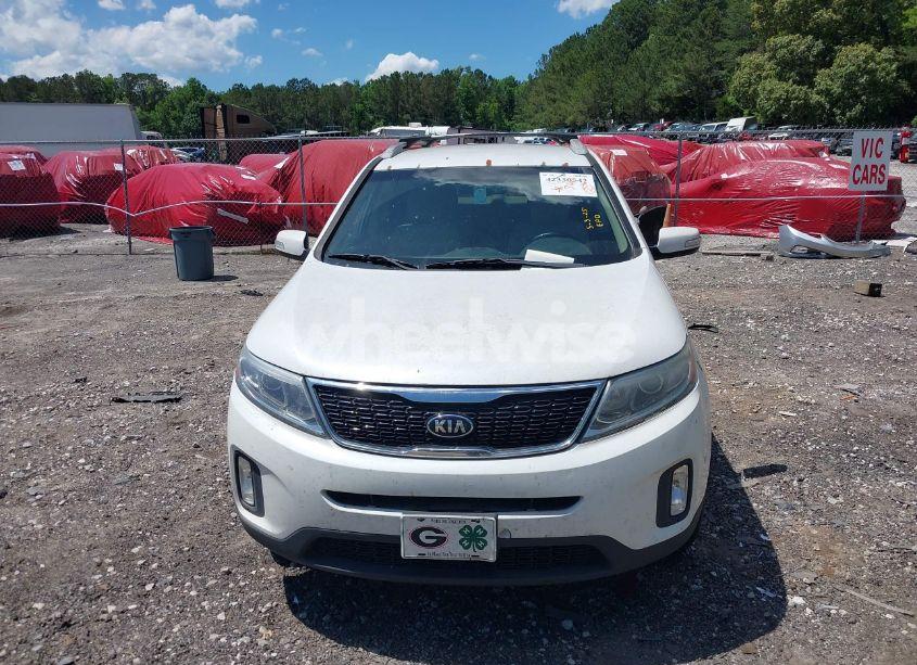 Photo 12 of 2015 Kia Sorento LX V6 (VIN 5XYKT4A7XFG577172)