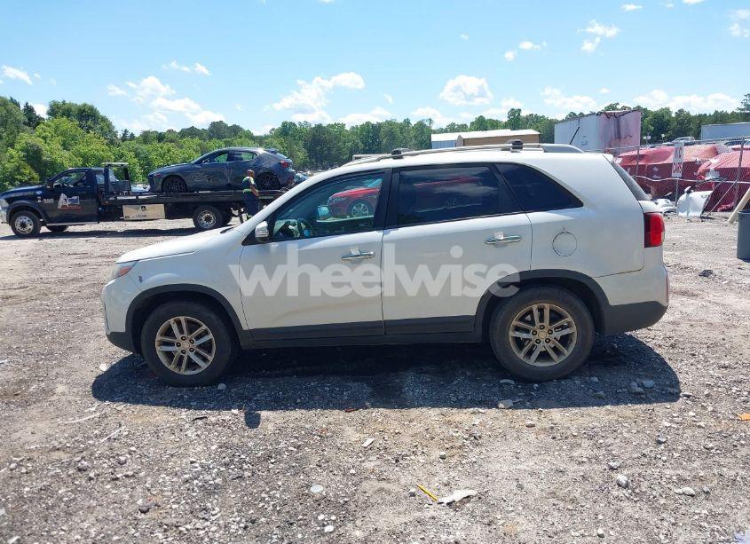 Photo 14 of 2015 Kia Sorento LX V6 (VIN 5XYKT4A7XFG577172)