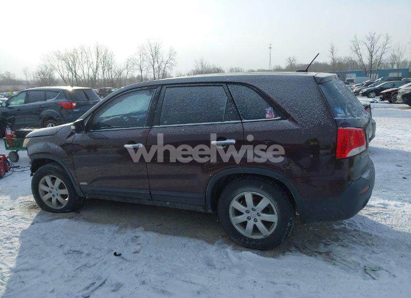 Photo 14 of 2011 Kia Sorento LX (VIN 5XYKTCA10BG081250)