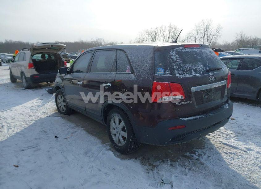 Photo 3 of 2011 Kia Sorento LX (VIN 5XYKTCA10BG081250)