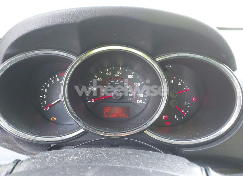 Photo 7 of 2011 Kia Sorento LX (VIN 5XYKTCA10BG081250)