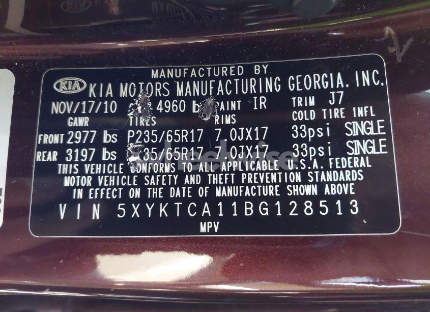 Photo 9 of 2011 Kia Sorento LX (VIN 5XYKTCA11BG128513)