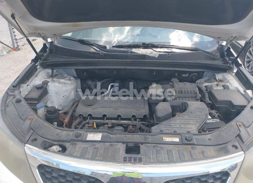Photo 10 of 2011 Kia Sorento LX (VIN 5XYKTCA11BG164847)