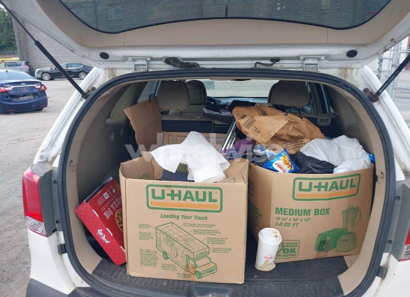 Photo 12 of 2011 Kia Sorento LX (VIN 5XYKTCA11BG164847)