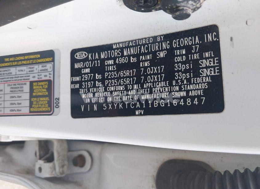 Photo 9 of 2011 Kia Sorento LX (VIN 5XYKTCA11BG164847)