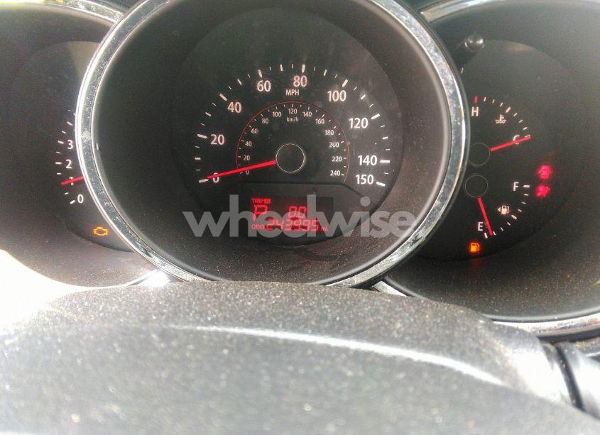 Photo 7 of 2011 Kia Sorento LX (VIN 5XYKTCA11BG180546)