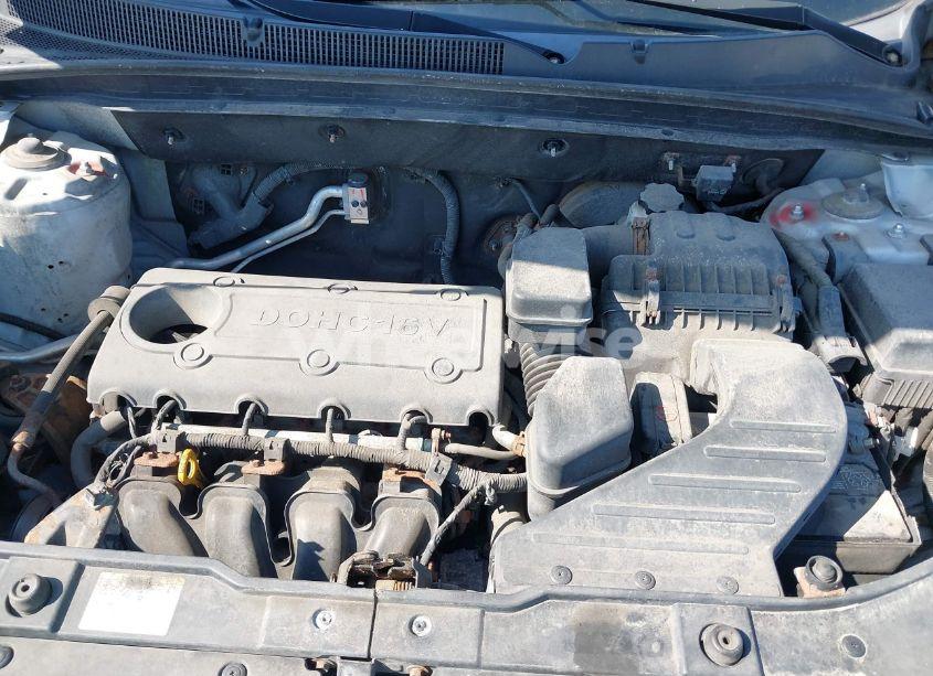 Photo 10 of 2011 Kia Sorento LX (VIN 5XYKTCA12BG014522)