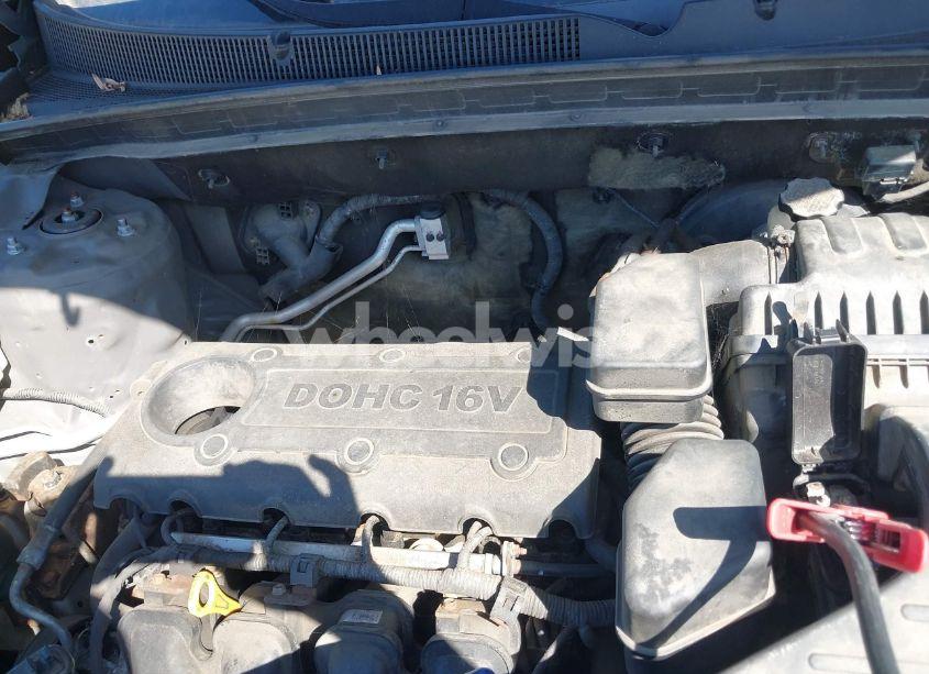 Photo 10 of 2011 Kia Sorento LX (VIN 5XYKTCA12BG074526)