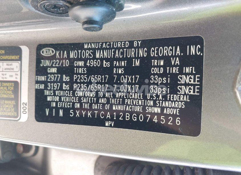 Photo 9 of 2011 Kia Sorento LX (VIN 5XYKTCA12BG074526)