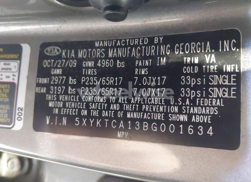 Photo 9 of 2011 Kia Sorento LX (VIN 5XYKTCA13BG001634)