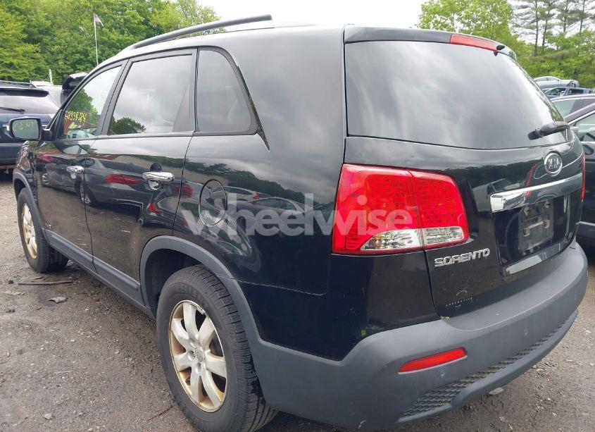 Photo 3 of 2011 Kia Sorento LX (VIN 5XYKTCA13BG022340)