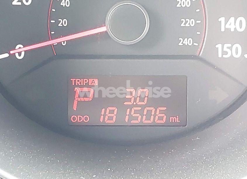 Photo 7 of 2011 Kia Sorento LX (VIN 5XYKTCA13BG022340)