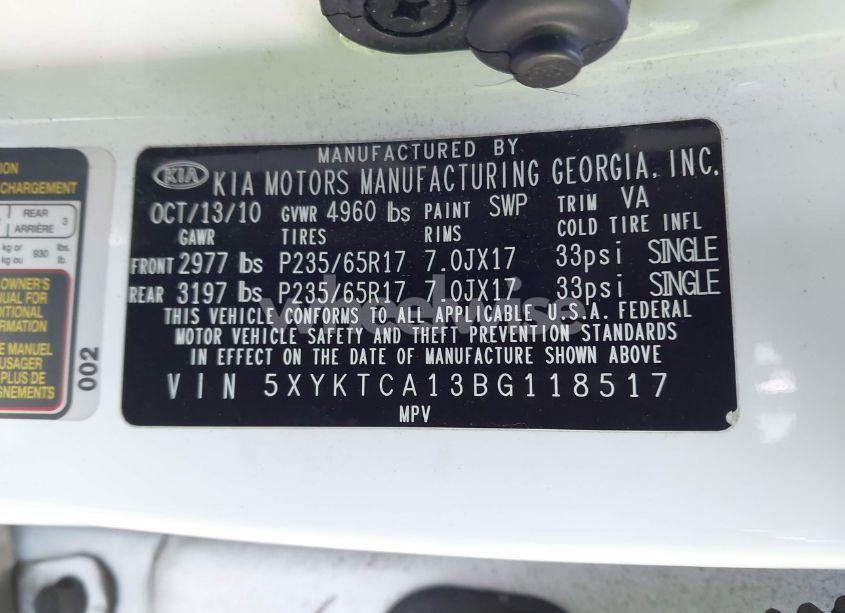 Photo 9 of 2011 Kia Sorento LX (VIN 5XYKTCA13BG118517)