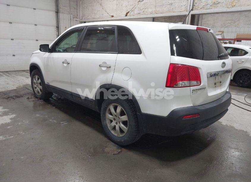 Photo 3 of 2011 Kia Sorento LX (VIN 5XYKTCA14BG008527)