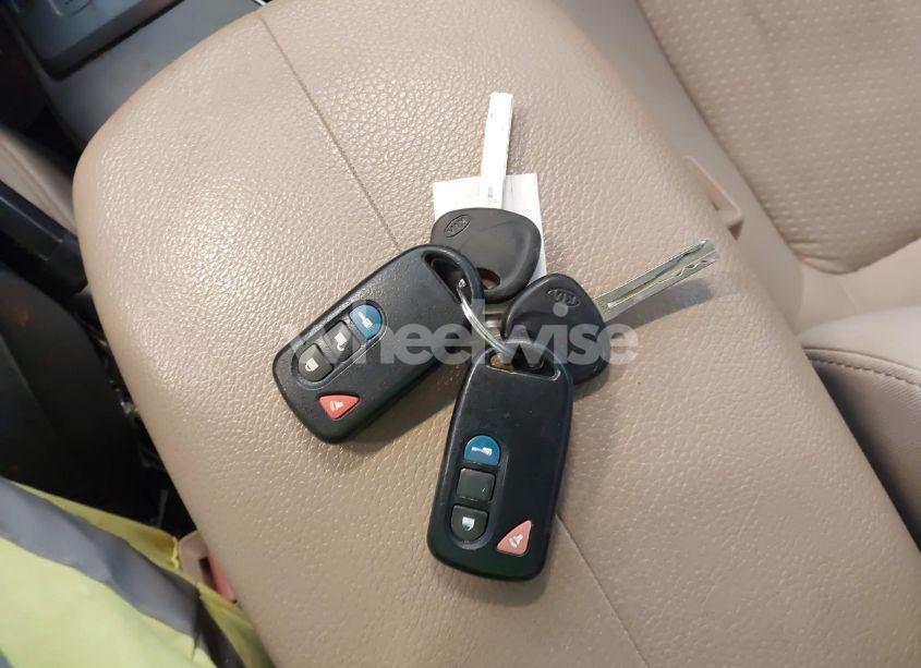 Photo 11 of 2011 Kia Sorento LX (VIN 5XYKTCA14BG042936)