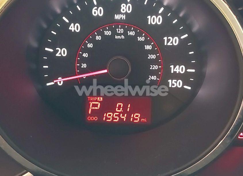 Photo 7 of 2011 Kia Sorento LX (VIN 5XYKTCA14BG042936)