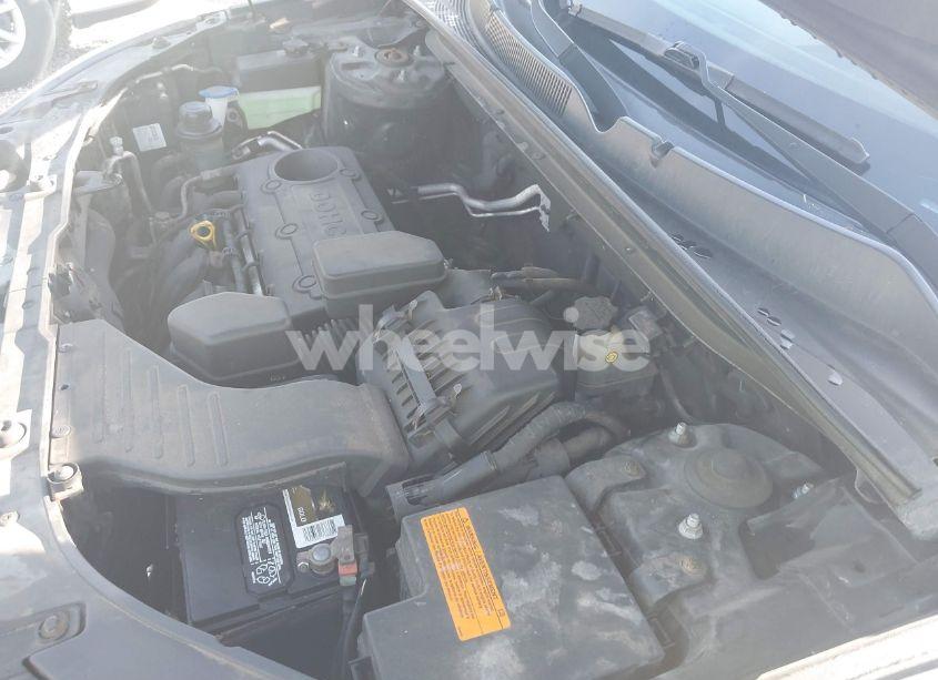 Photo 10 of 2011 Kia Sorento LX (VIN 5XYKTCA14BG079081)