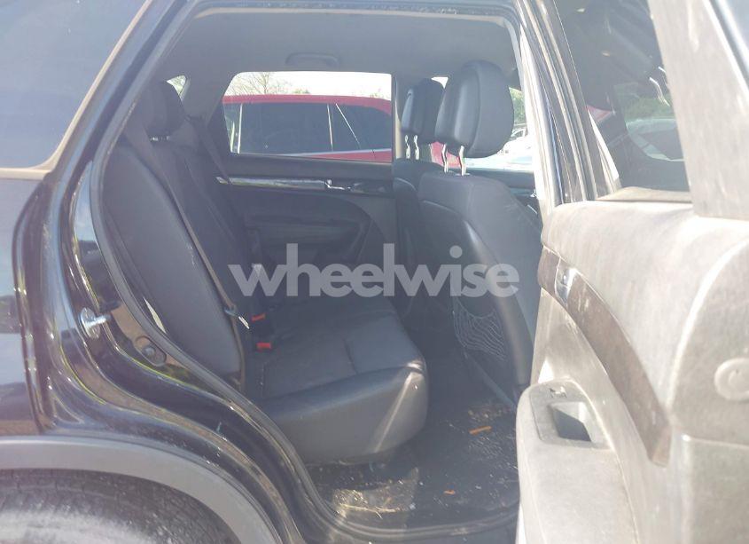 Photo 8 of 2011 Kia Sorento LX (VIN 5XYKTCA14BG079081)