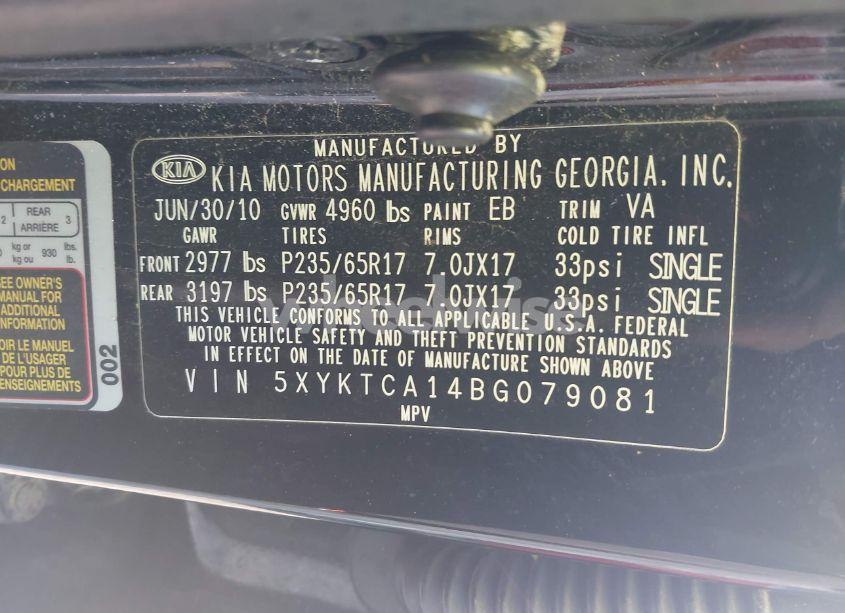 Photo 9 of 2011 Kia Sorento LX (VIN 5XYKTCA14BG079081)