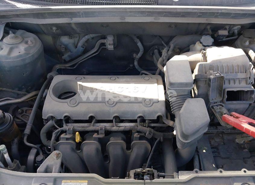 Photo 10 of 2011 Kia Sorento LX (VIN 5XYKTCA15BG081910)