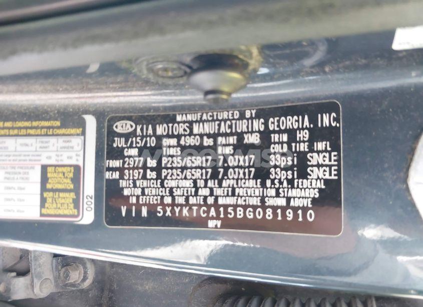 Photo 9 of 2011 Kia Sorento LX (VIN 5XYKTCA15BG081910)