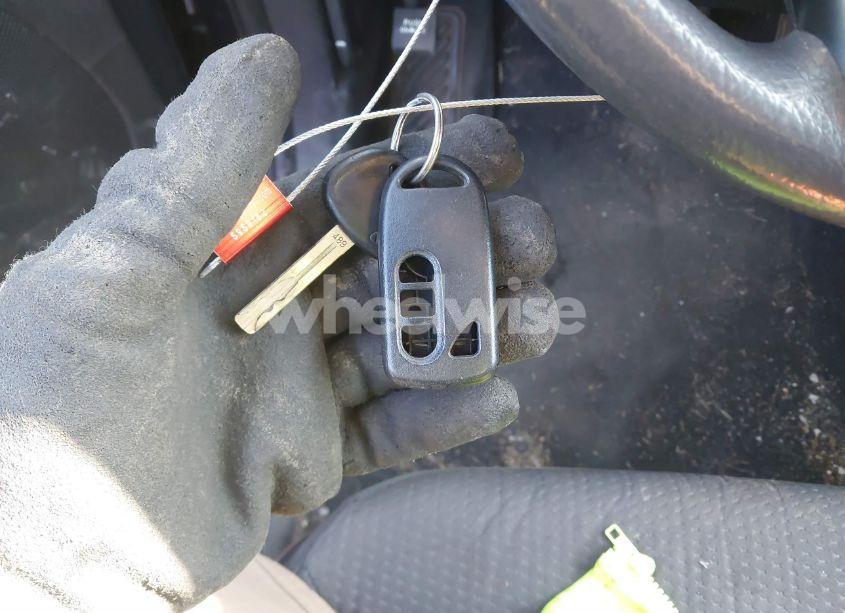 Photo 11 of 2011 Kia Sorento LX (VIN 5XYKTCA16BG072939)