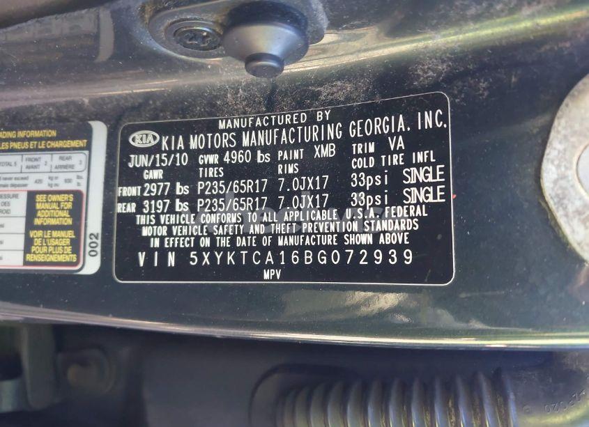 Photo 9 of 2011 Kia Sorento LX (VIN 5XYKTCA16BG072939)