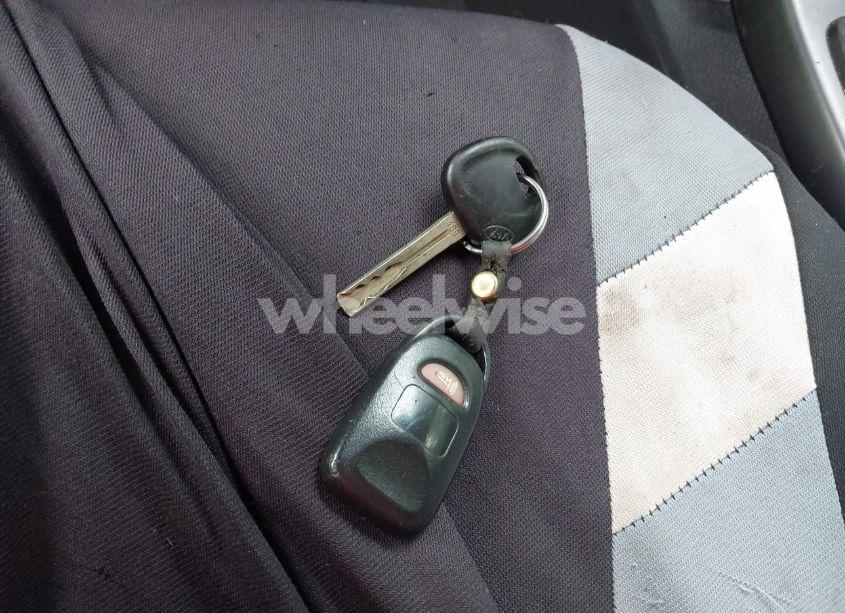 Photo 11 of 2011 Kia Sorento LX (VIN 5XYKTCA16BG129625)