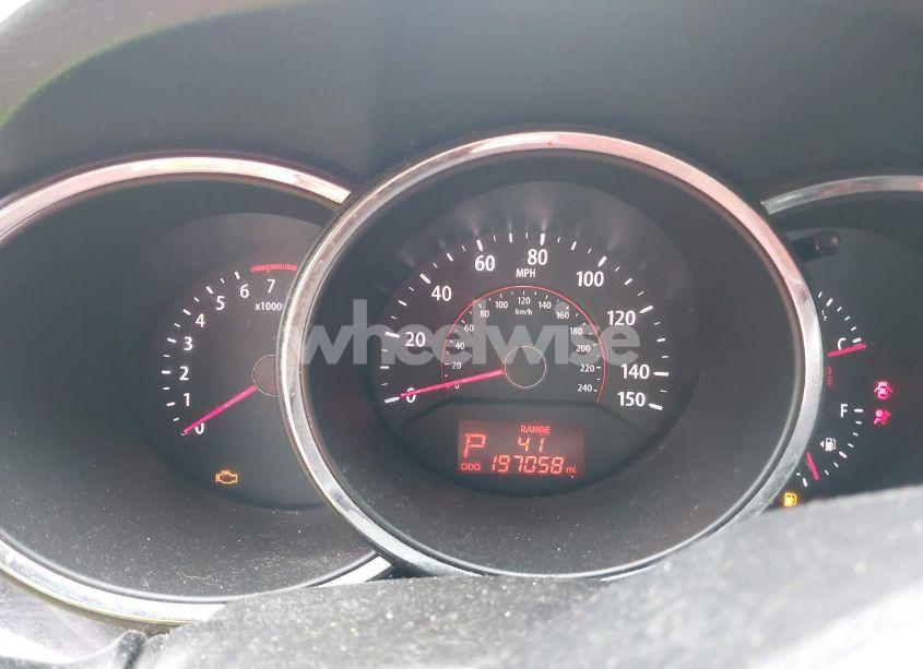 Photo 7 of 2011 Kia Sorento LX (VIN 5XYKTCA16BG129625)