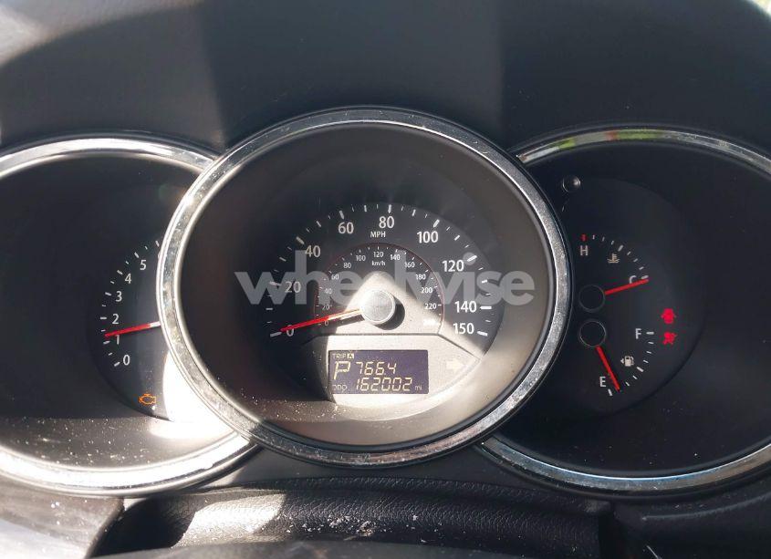 Photo 7 of 2011 Kia Sorento LX (VIN 5XYKTCA16BG187413)