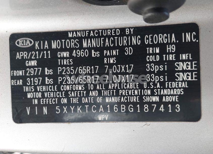 Photo 9 of 2011 Kia Sorento LX (VIN 5XYKTCA16BG187413)