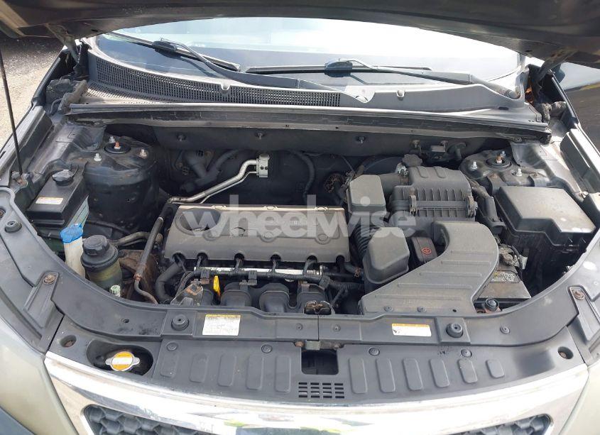 Photo 10 of 2011 Kia Sorento LX (VIN 5XYKTCA17BG024401)