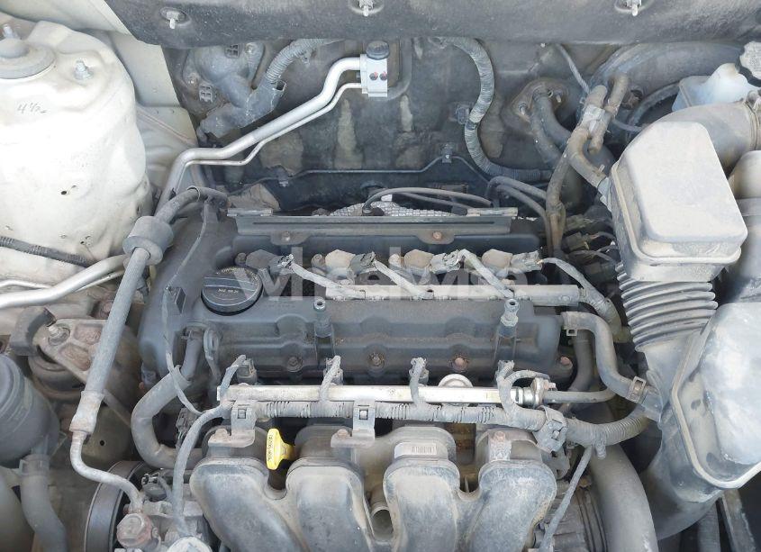 Photo 10 of 2011 Kia Sorento LX (VIN 5XYKTCA17BG072688)